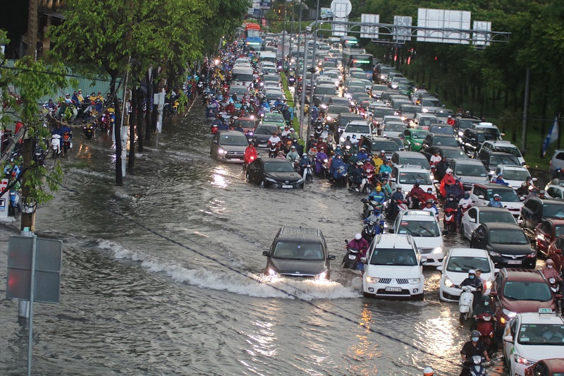 Tình trạng kẹt xe thường tồi tệ hơn khi trời mưa